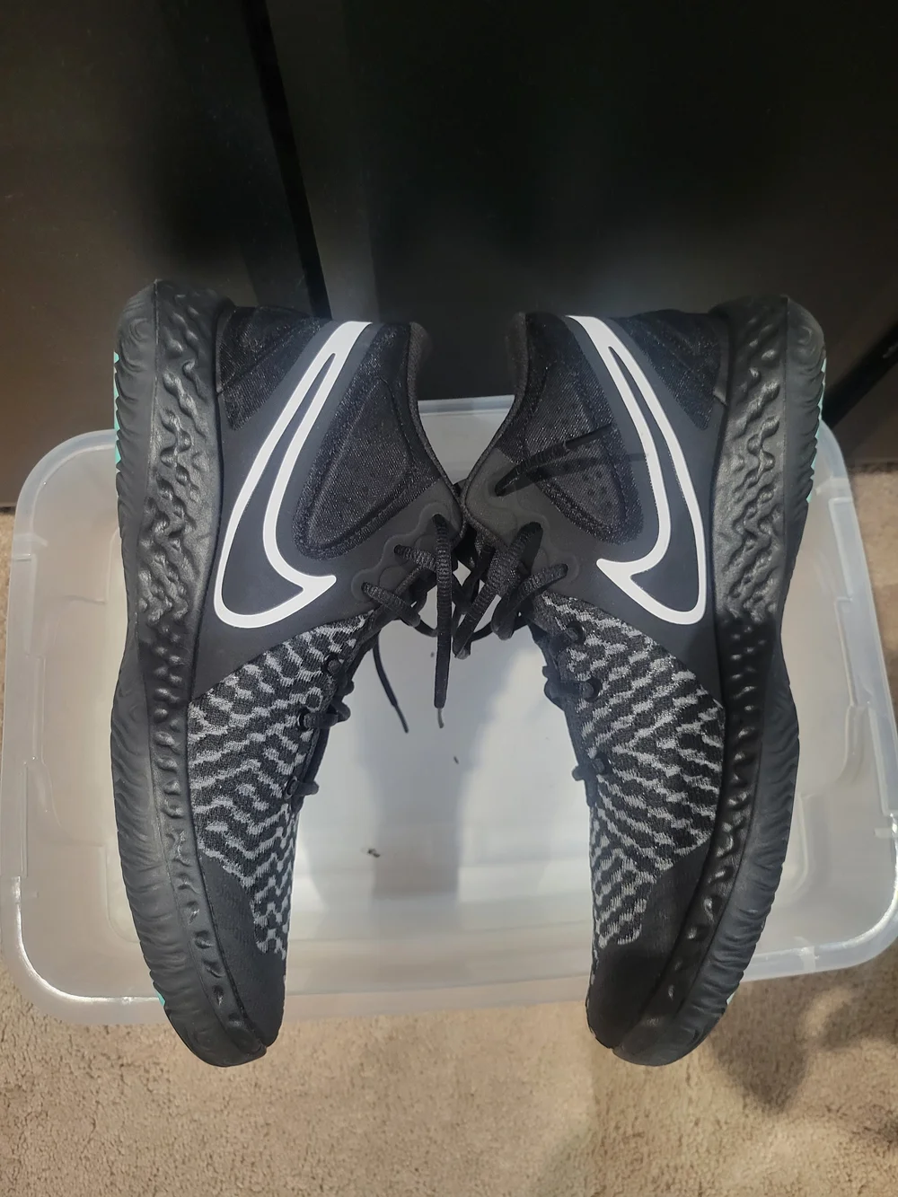 Nike KD Trey 5 VIII Black/ White-Smoke Grey  Men's  Sneakers with Bold Swoosh